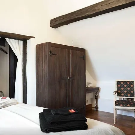 Artagnan Bed & Breakfast *